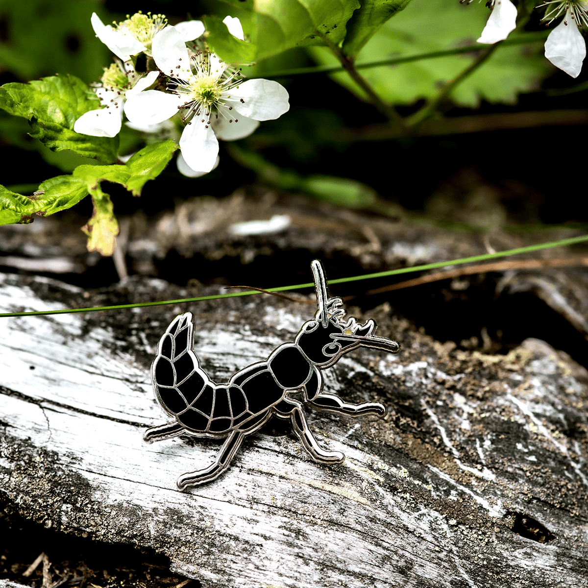 カブトムシのエナメルピン