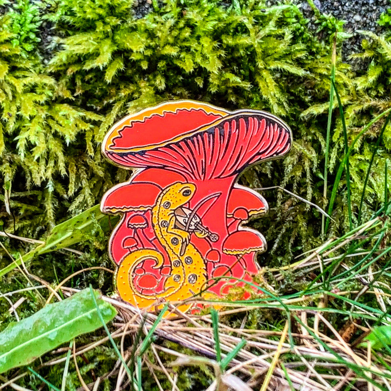 The Traveling Viellest Red Eft Newt Pin